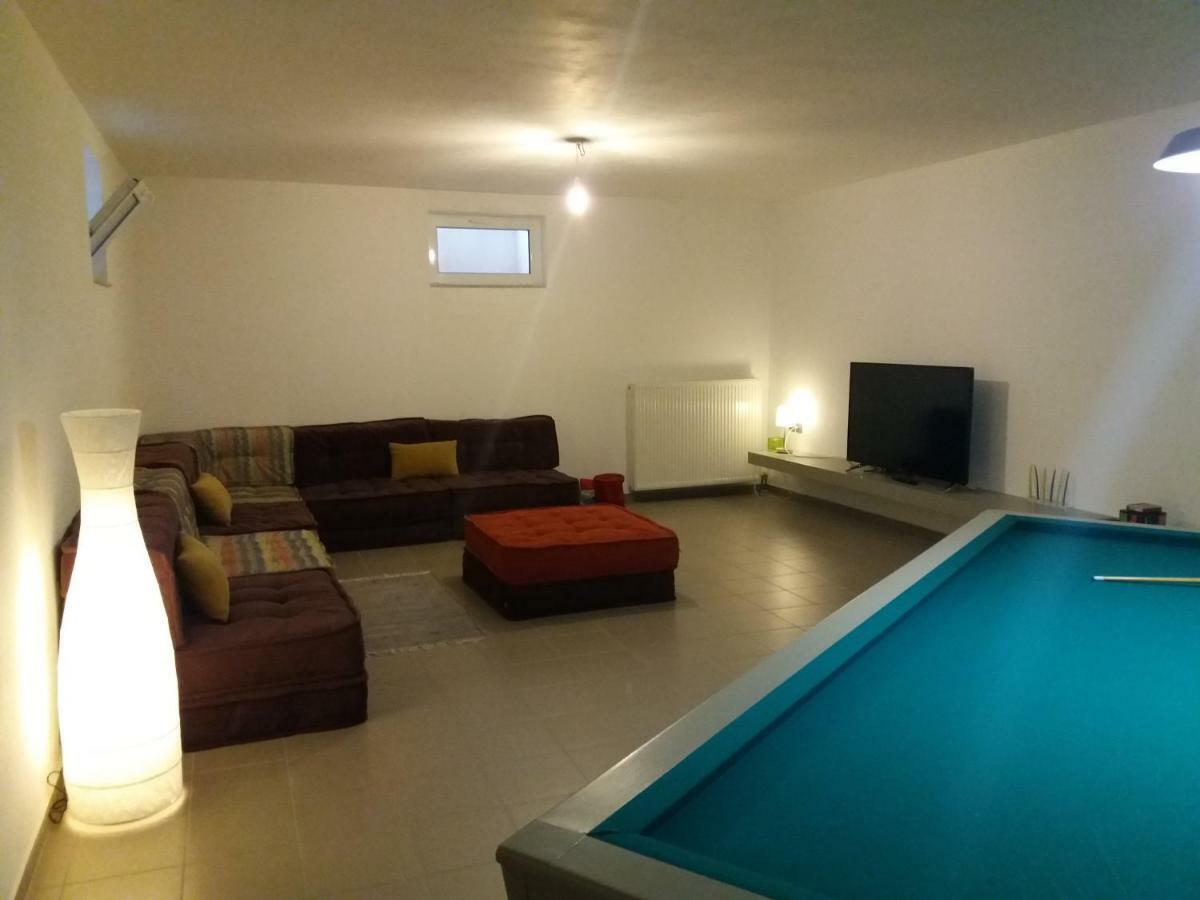 Villa Serenis Porovitsa 외부 사진